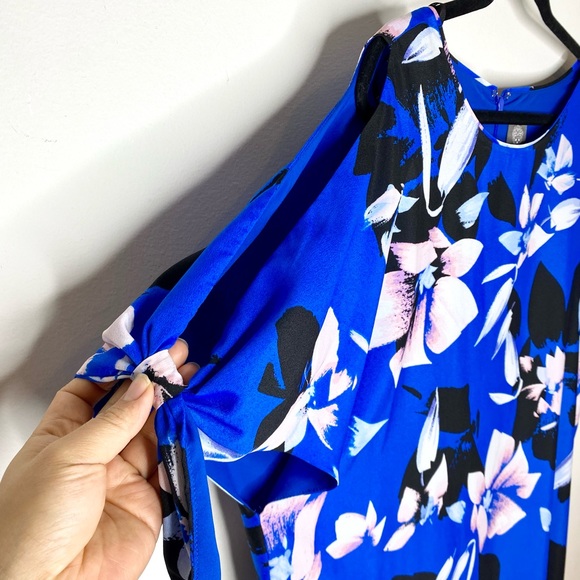 Vince Camuto Floral Print Cold Shoulder Shift Dress - Picture 5 of 9